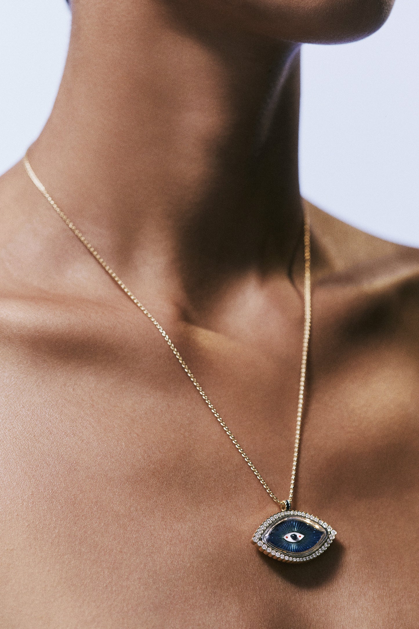 Eye play pendant