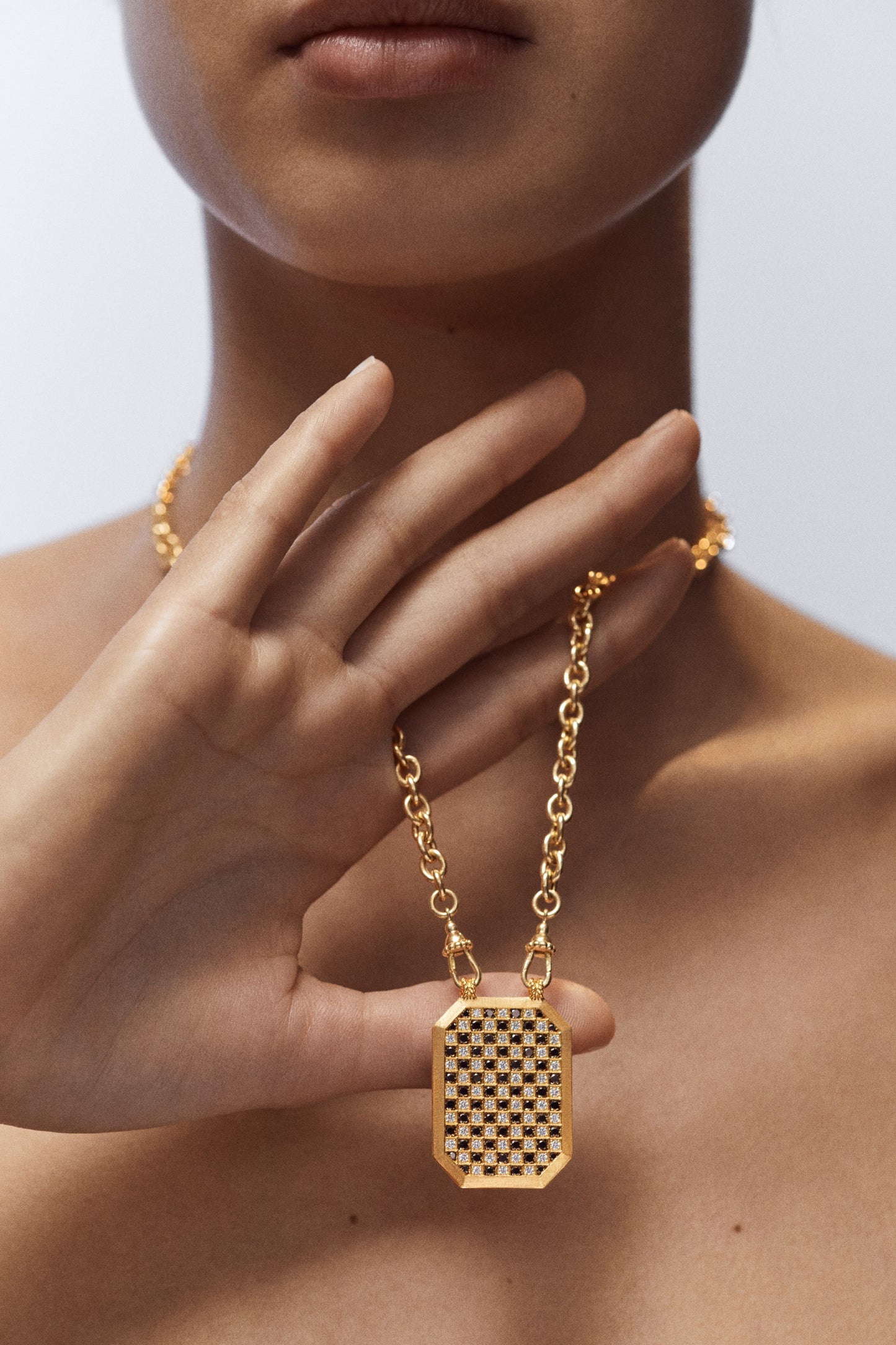 Check Black Diamond Scapular on Rosa Classic Chain