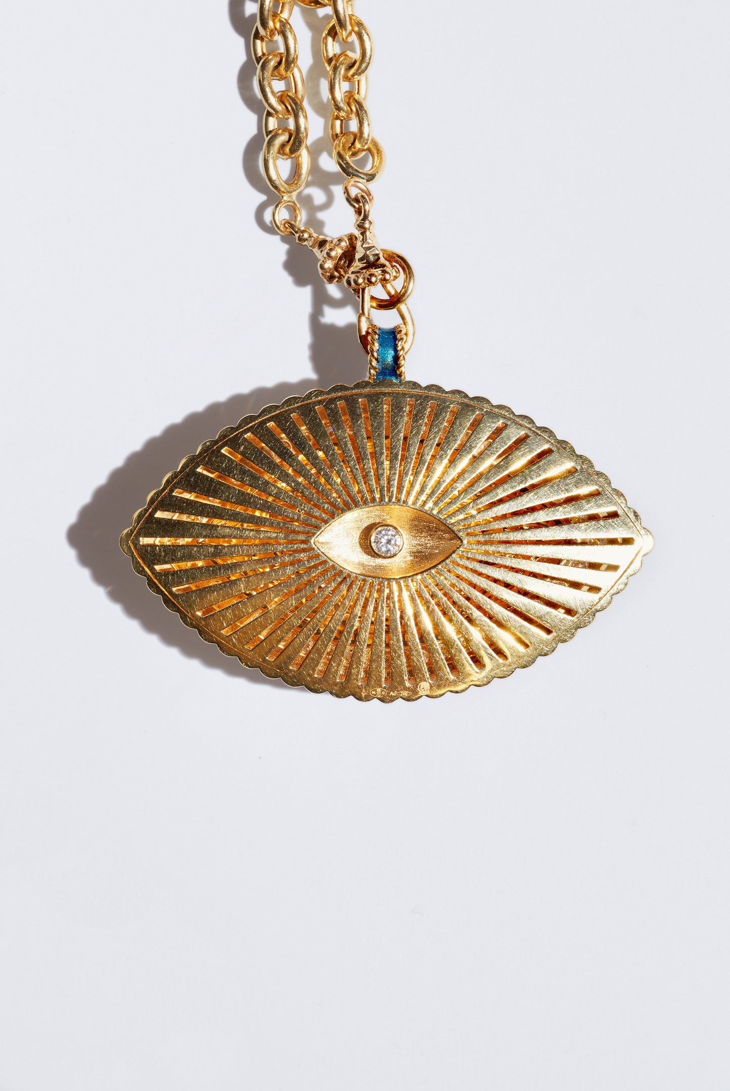 Eye play pendant