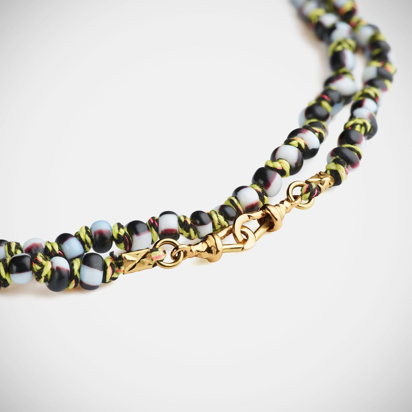 Mauli beads ghana black & white 73cm
