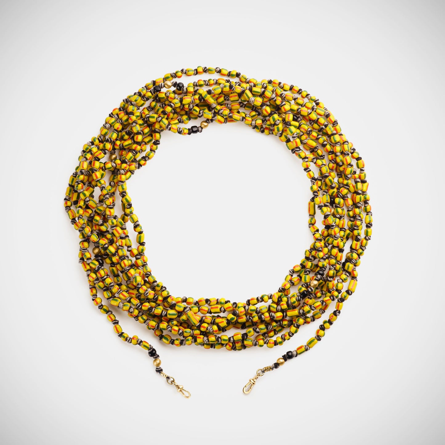 Marie Lichtenberg Staging Link Mauli beads ghana rasta 4m