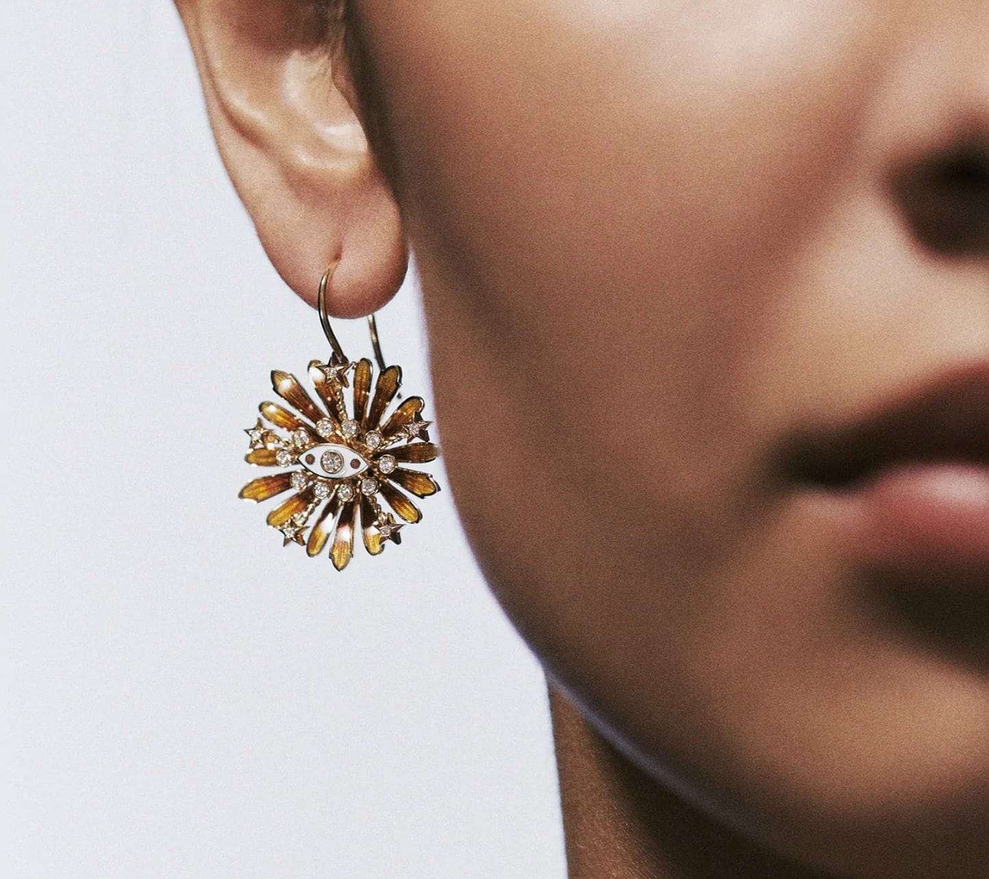 Flower earring orange - Marie Lichtenberg