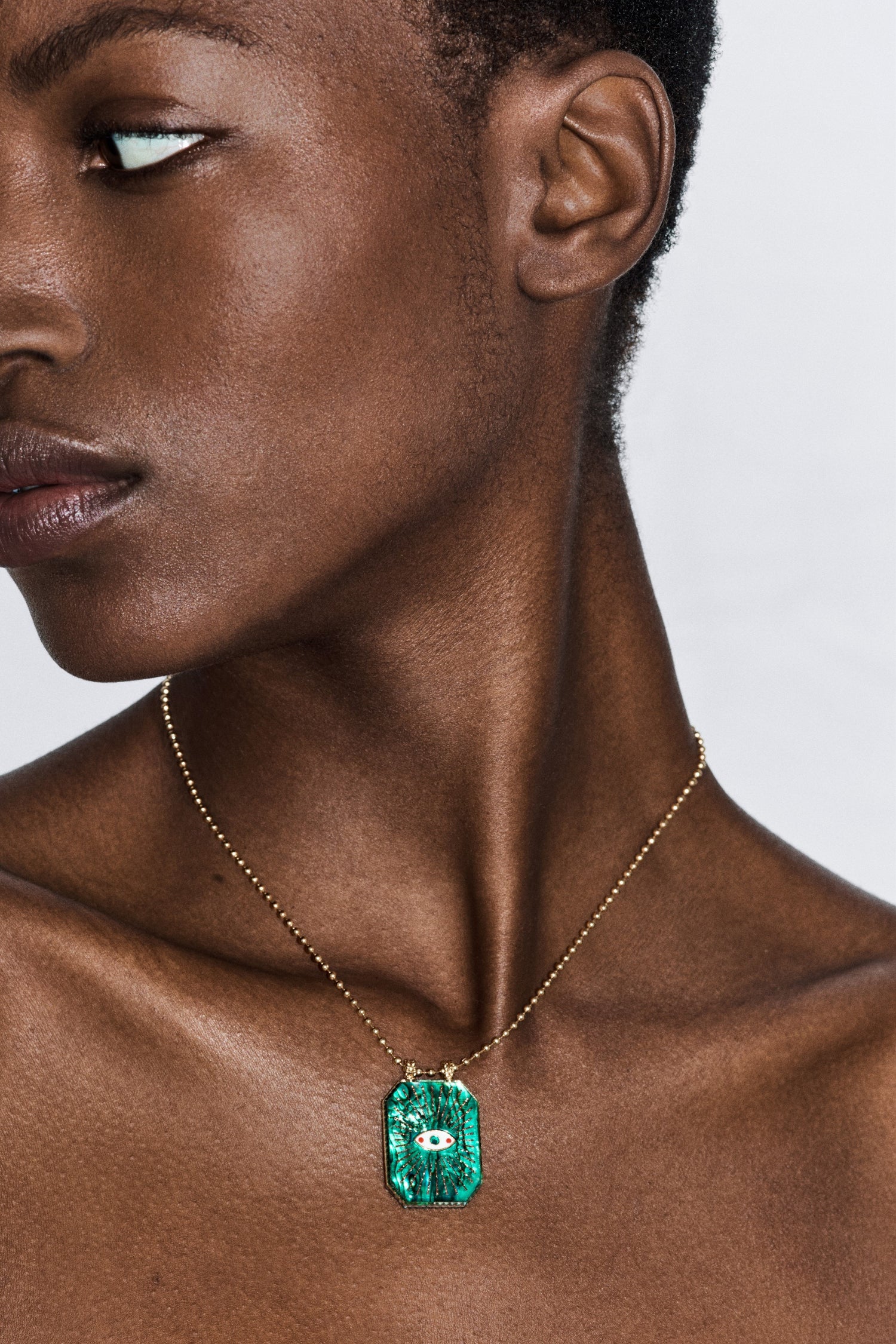 Marie Lichtenberg Raiz'in Raiz'in Scapular Mother of pearl Green 28mm