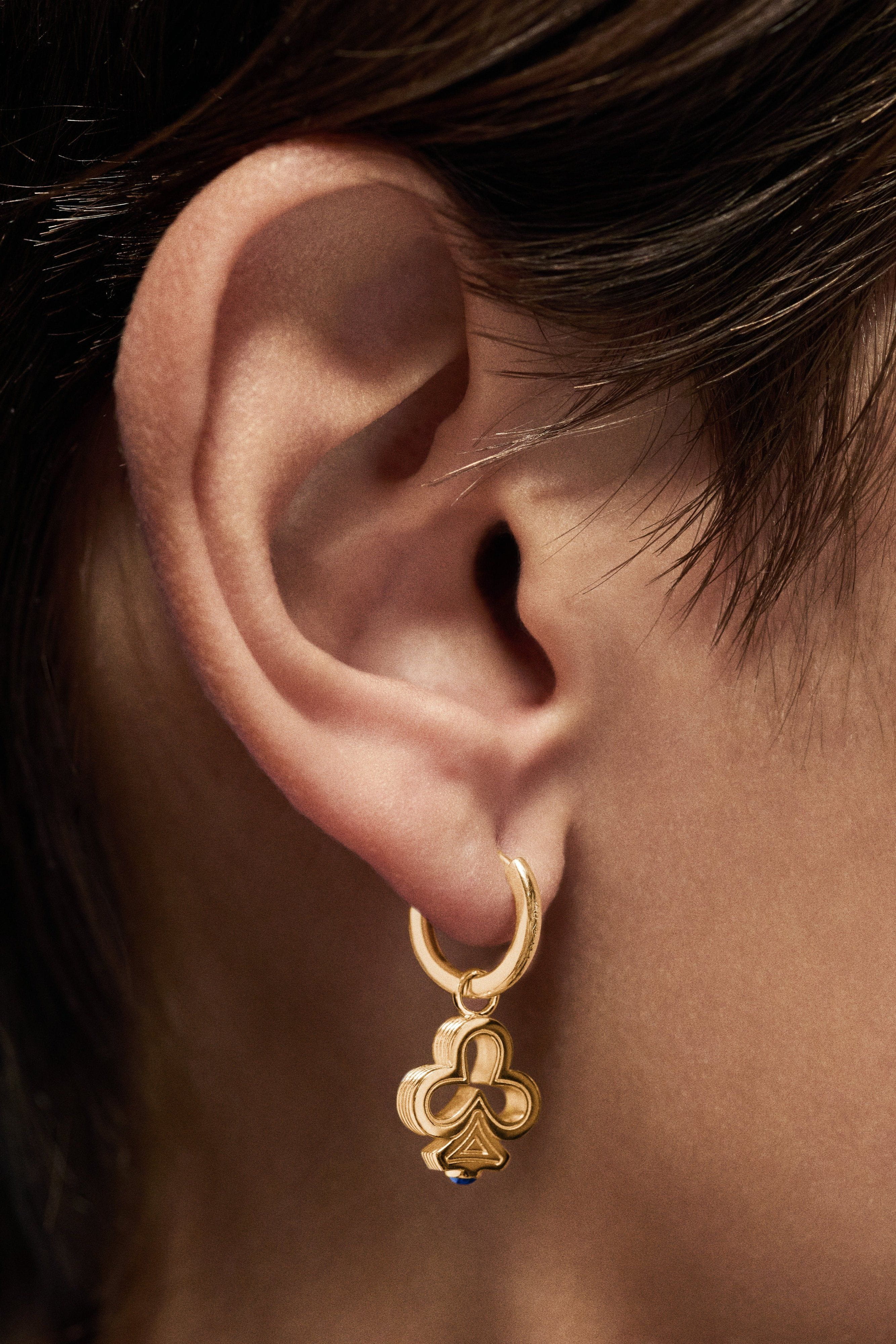 Marie Lichtenberg Staging Earring Baby charm Clover earring