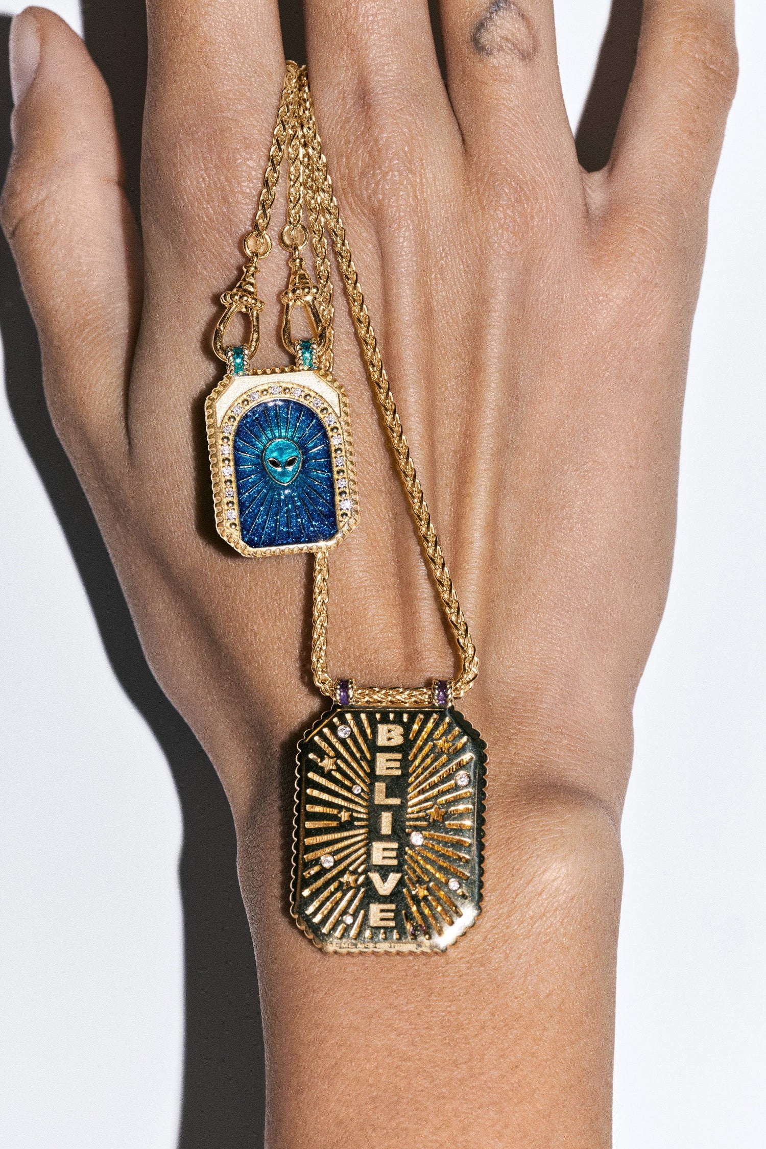 Marie Lichtenberg Staging Scapulaires Believe double scapular