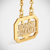 Marie Lichtenberg Staging Scapulaires Bonne Chance scapular