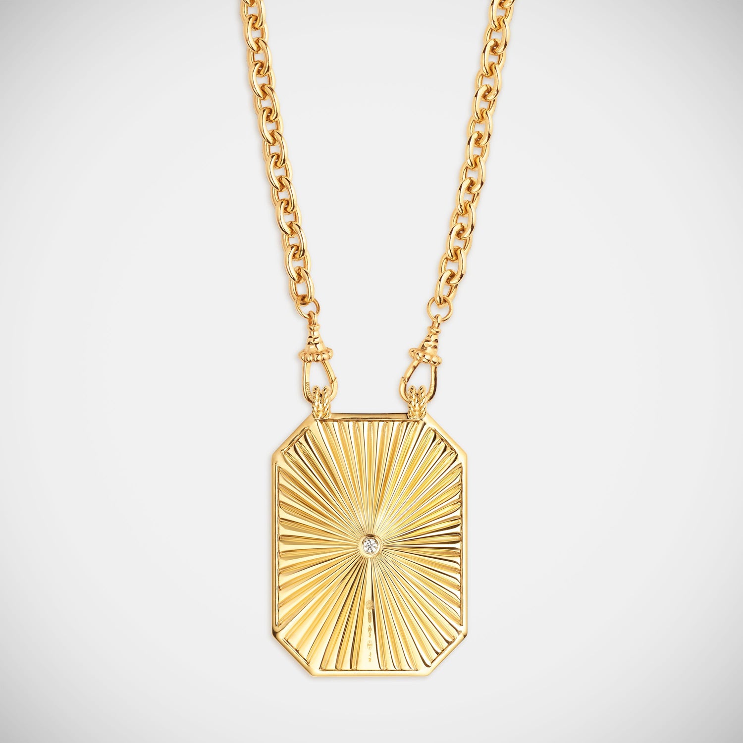 Marie Lichtenberg Staging Scapulaires Check Emerald Scapular on Rosa Classic Chain