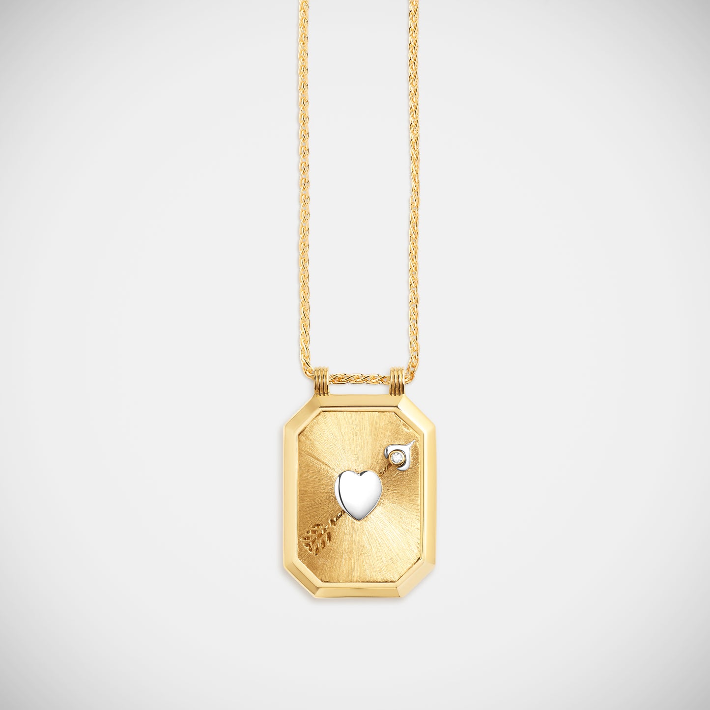 Marie Lichtenberg Staging Scapulaires Coeur percé Scapular