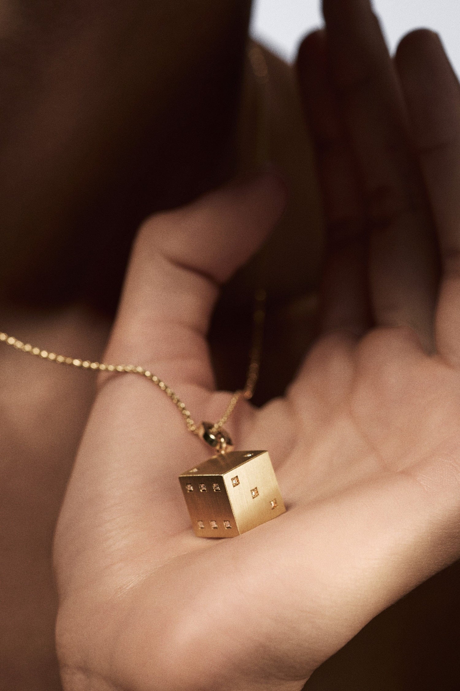 Marie Lichtenberg Staging Charm Dado charm 13mm