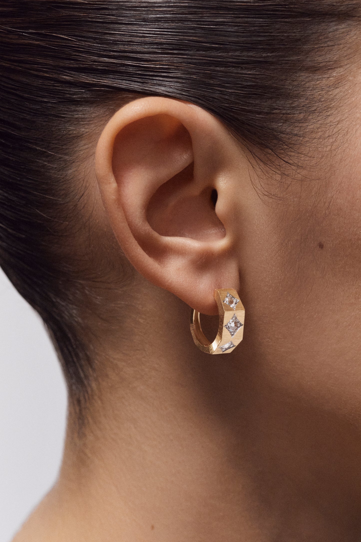 Marie Lichtenberg Staging Earring Ecrou Coco earring Diamonds large