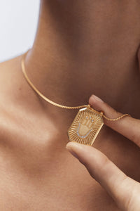 Marie Lichtenberg Staging Scapulaires Hand Scapular