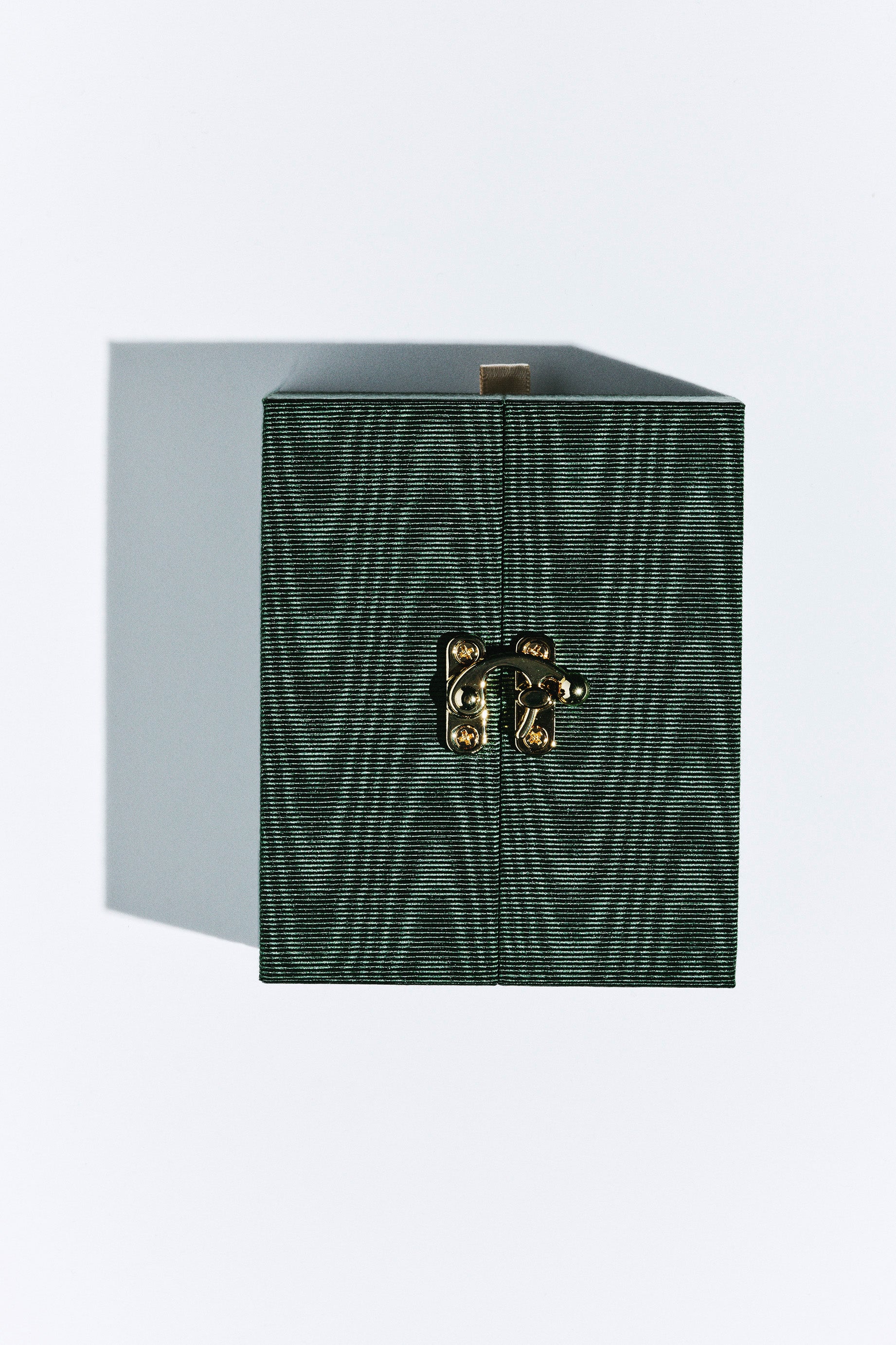 Marie Lichtenberg Staging Scapulaires Love scapular