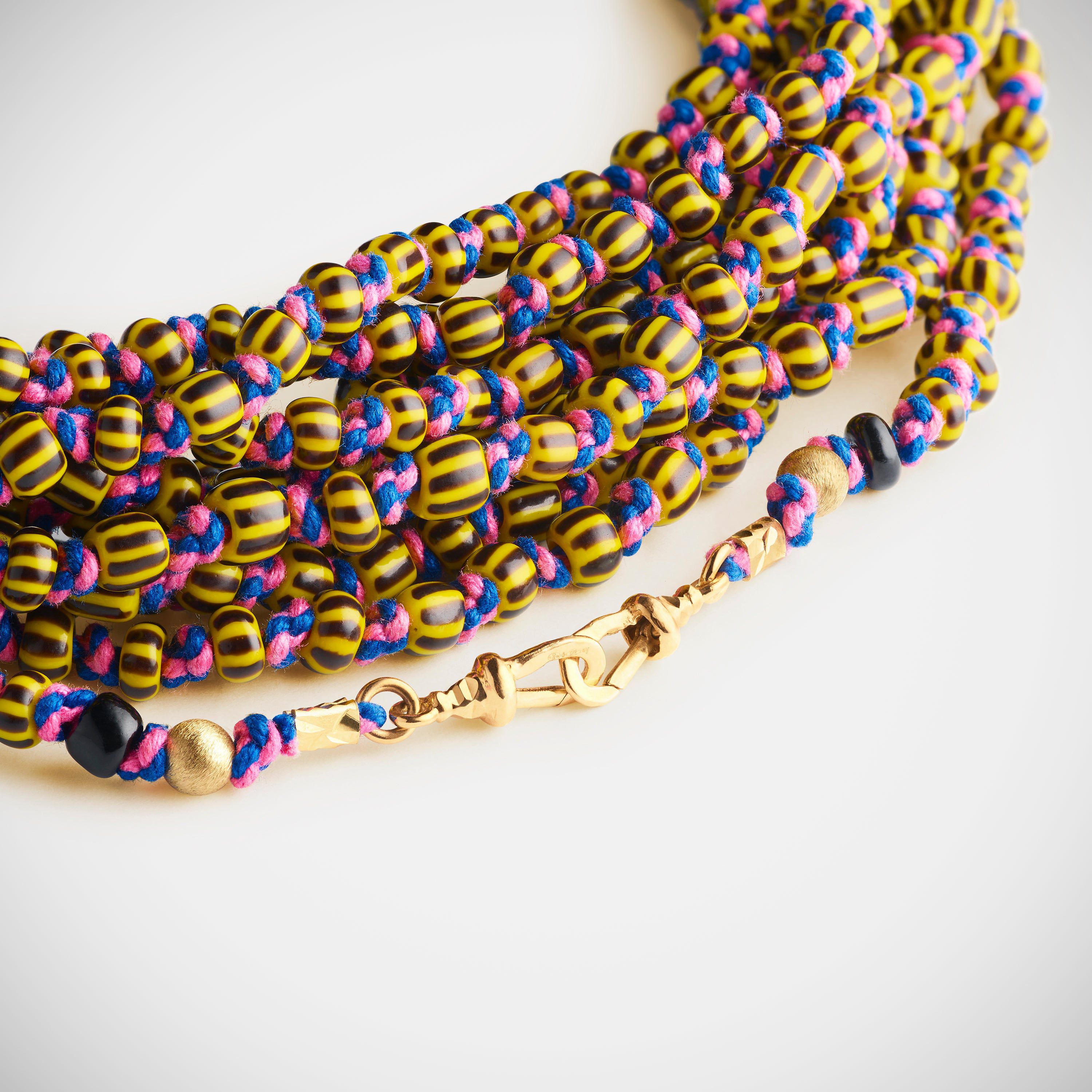 Marie Lichtenberg Staging Link Mauli beads ghana yellow & black 4m