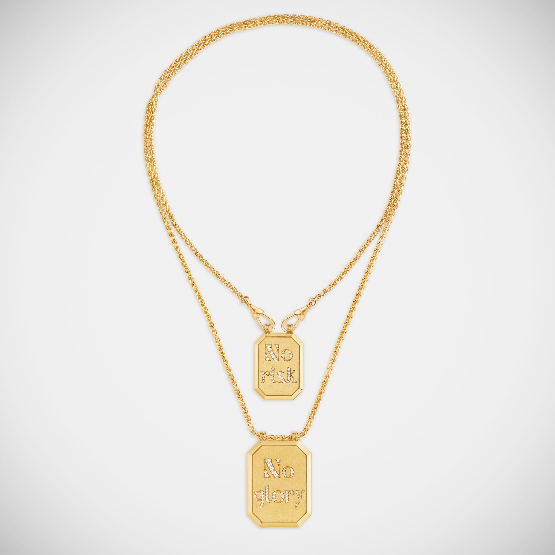 Marie Lichtenberg Staging Scapulaires No risk no glory double scapular