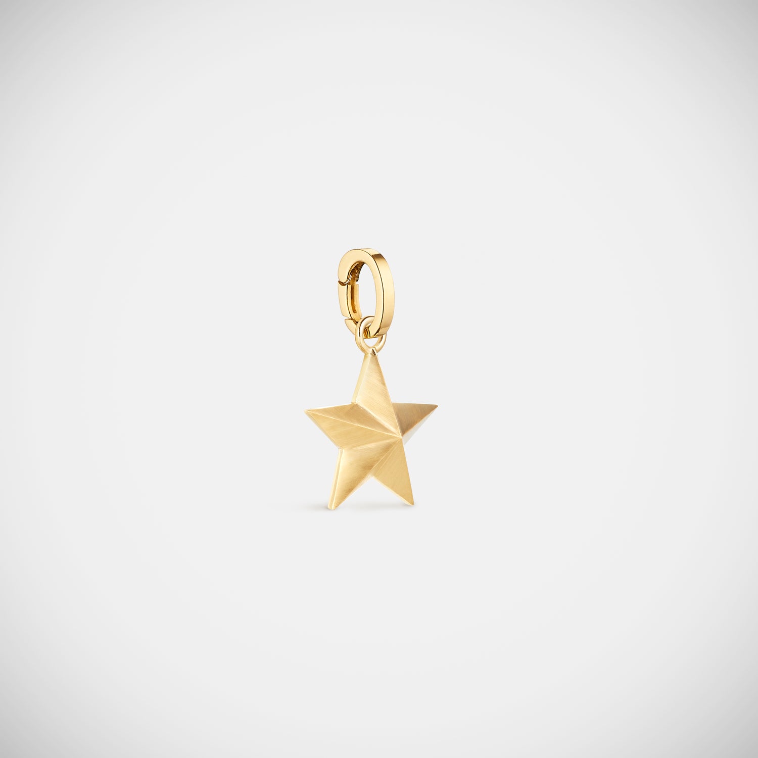 Marie Lichtenberg Staging Pendant Star Charm