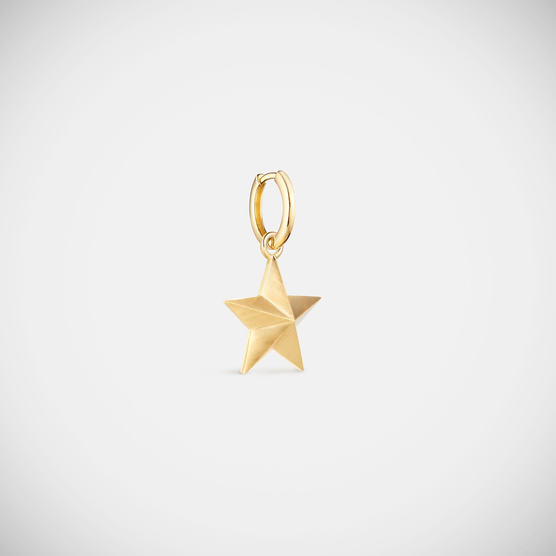 Marie Lichtenberg Staging Pendant Star Charm