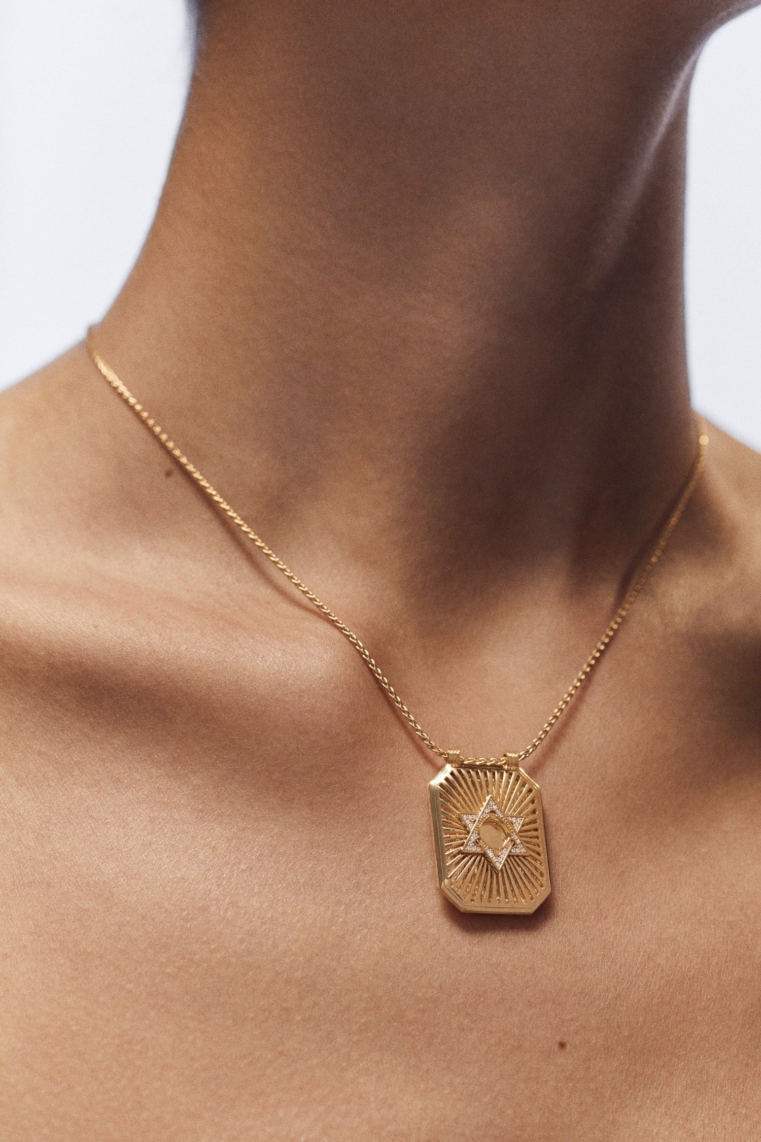 Marie Lichtenberg Staging Scapulaires Star Scapular