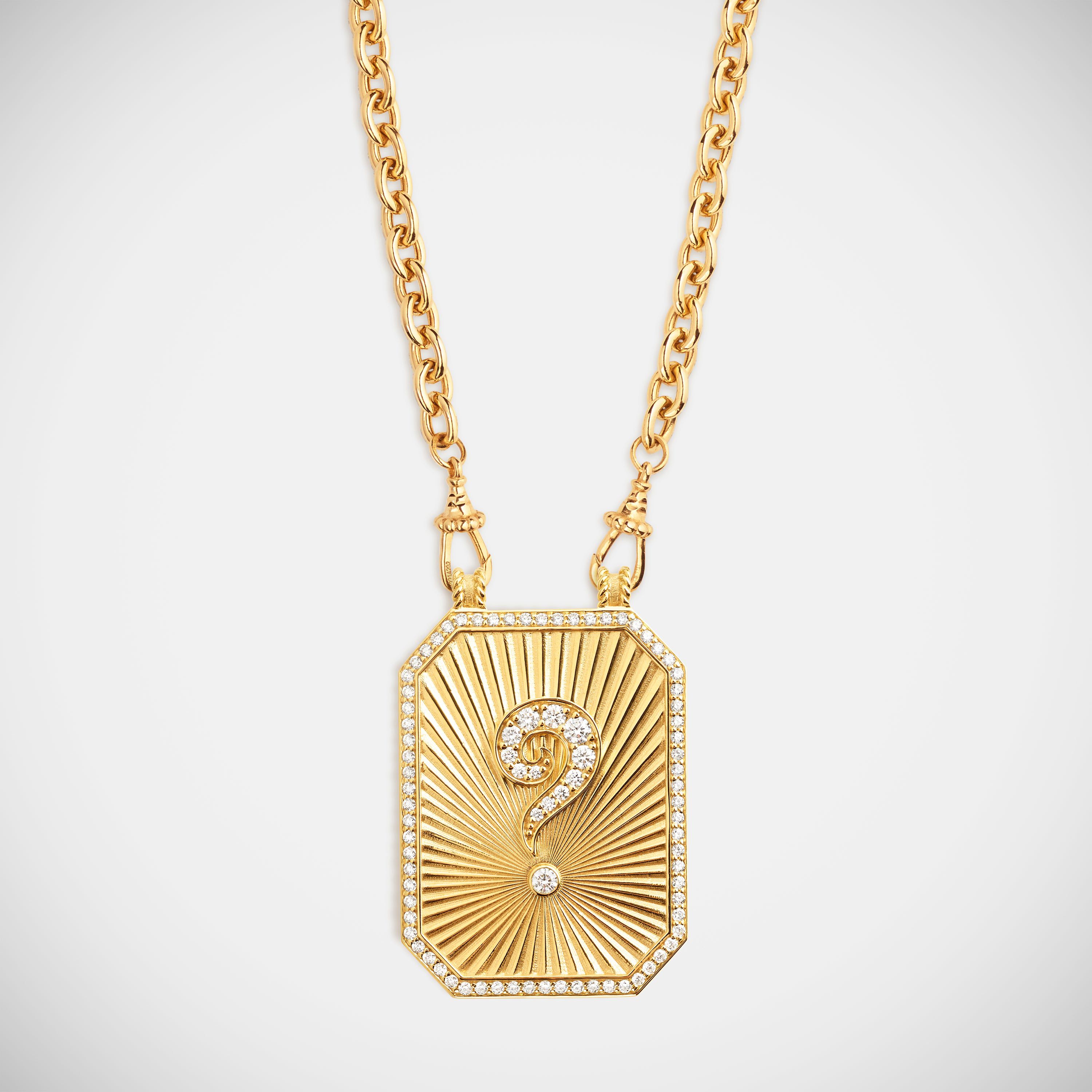 Marie Lichtenberg Staging Scapulaires Would you marry me Scapular